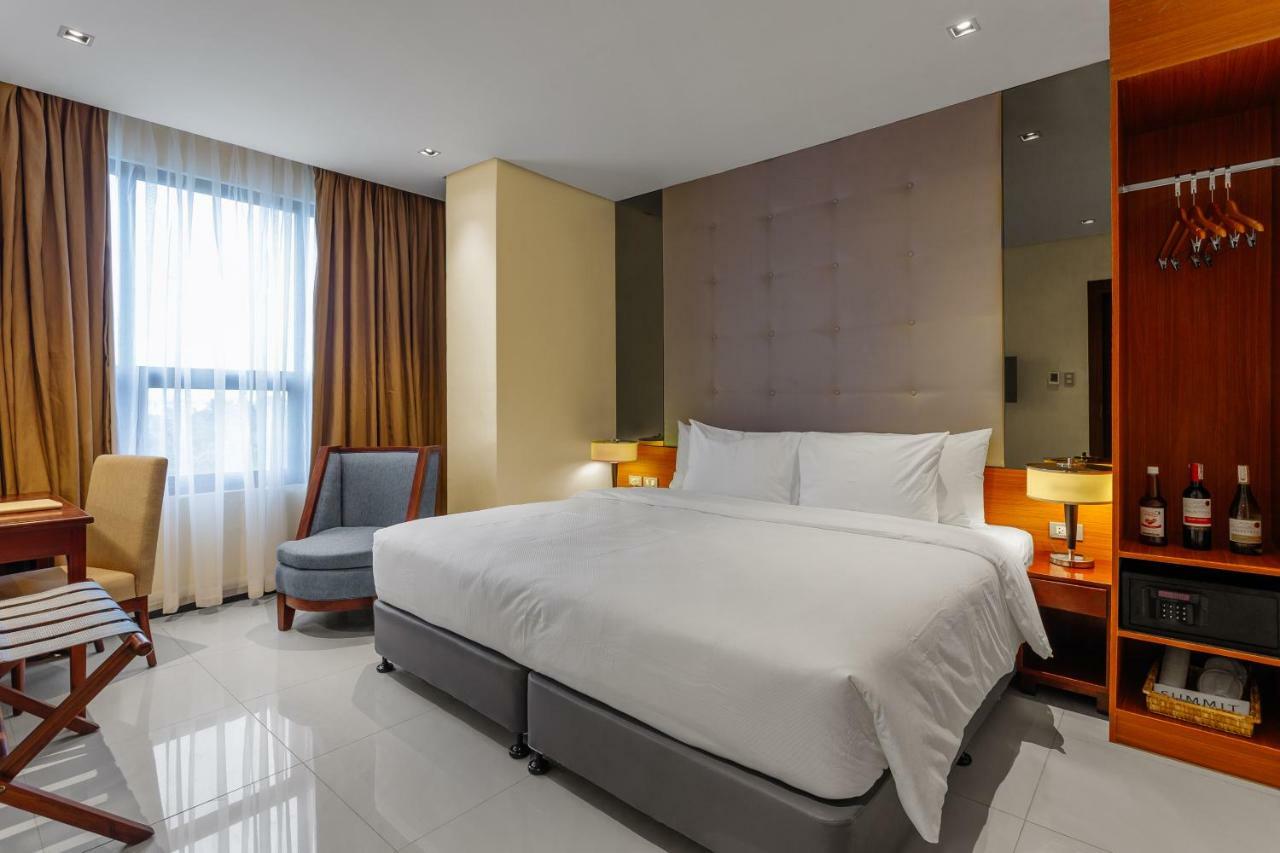 Summit Hotel Tacloban Kültér fotó