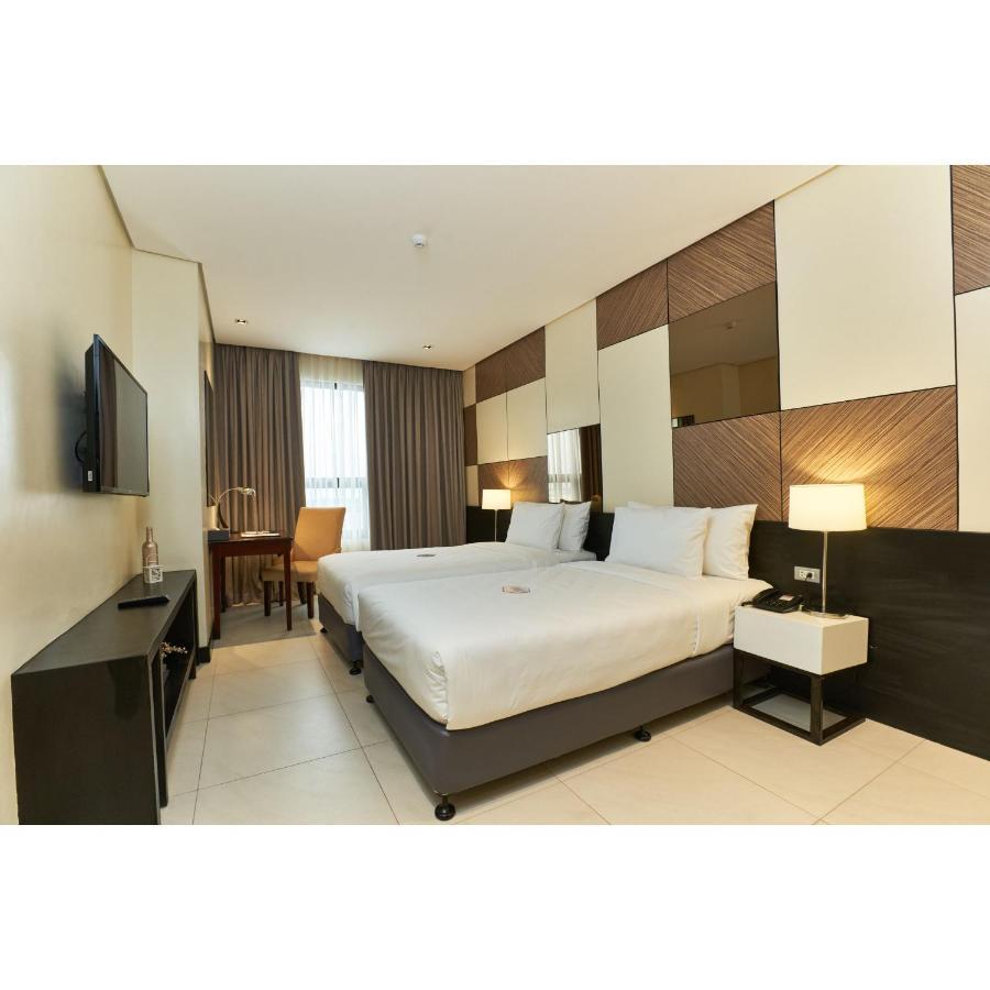Summit Hotel Tacloban Kültér fotó