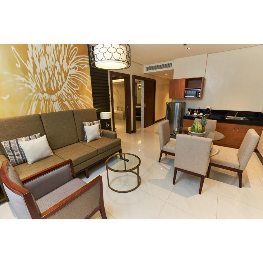 Summit Hotel Tacloban Kültér fotó