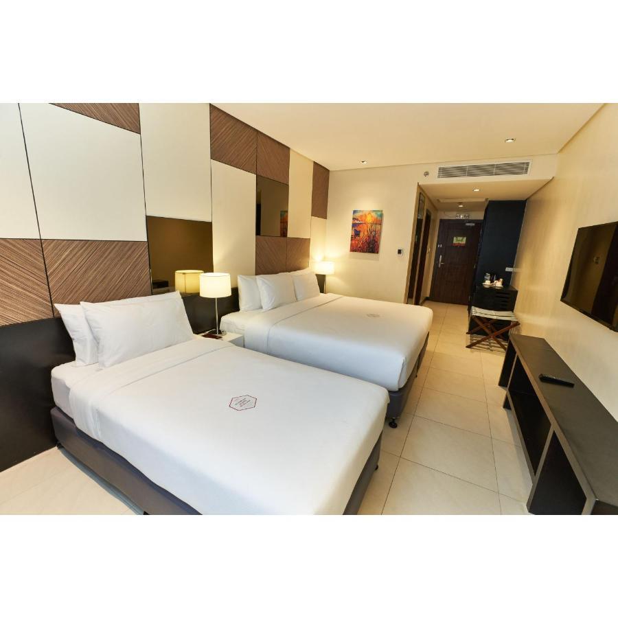 Summit Hotel Tacloban Kültér fotó