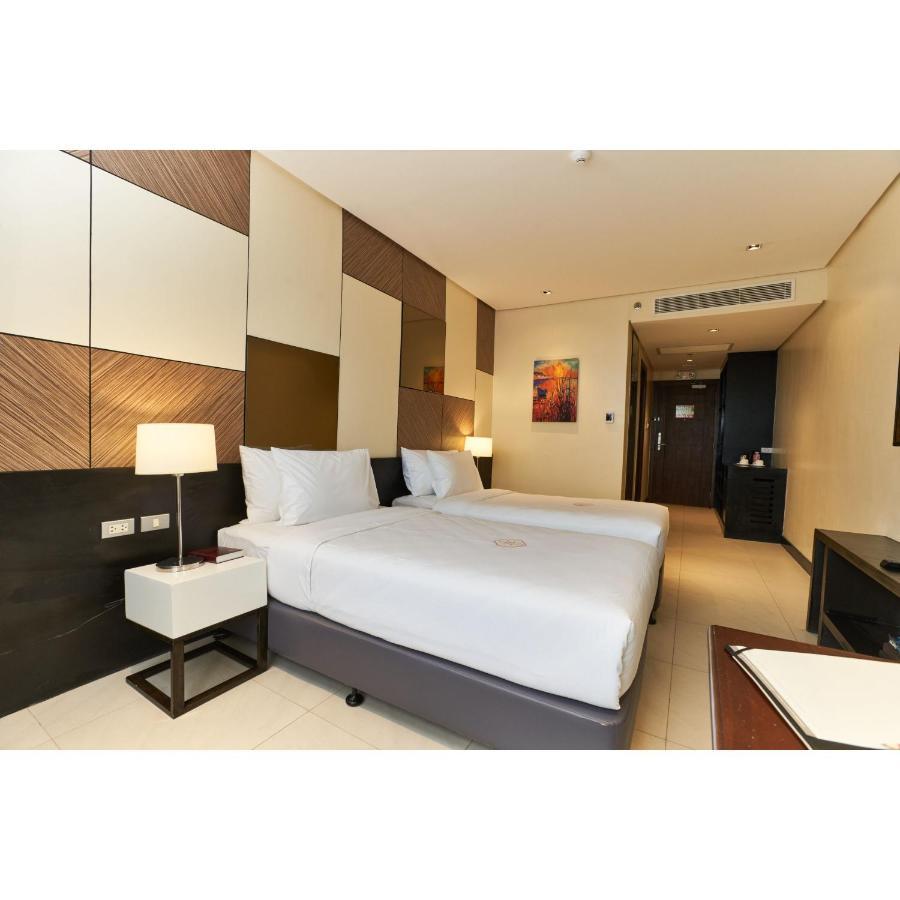 Summit Hotel Tacloban Kültér fotó